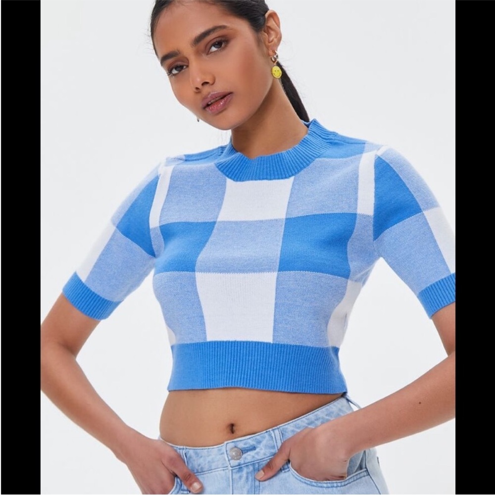 Forever 21 blue and white short sleeve crop sweater top size Medium